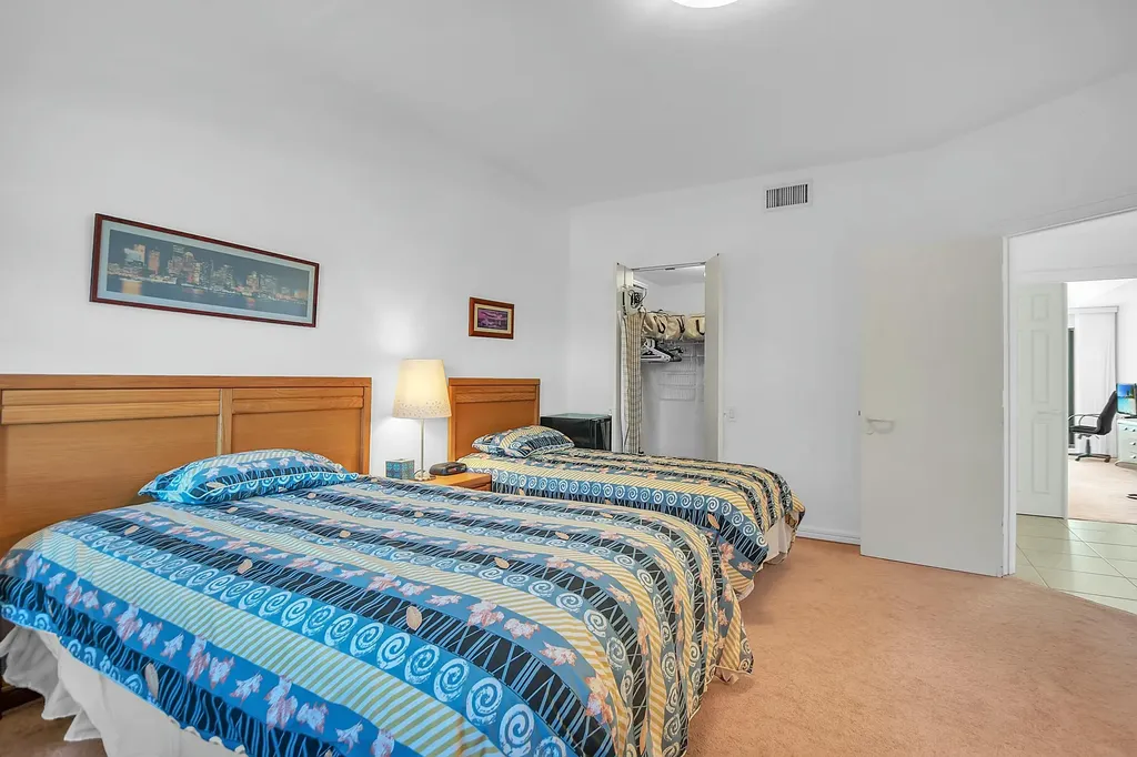 122 La Peninsula Boulevard Naples FL 34113