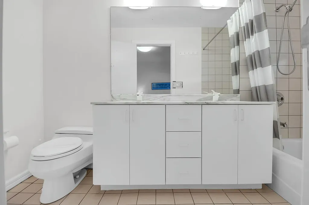 122 La Peninsula Boulevard Naples FL 34113