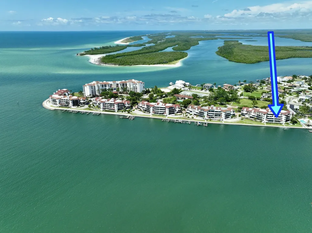 122 La Peninsula Boulevard Naples FL 34113