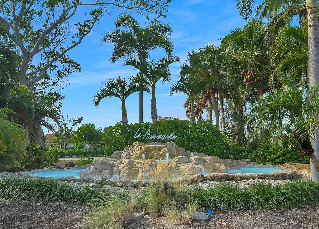 122 La Peninsula Boulevard Naples FL 34113