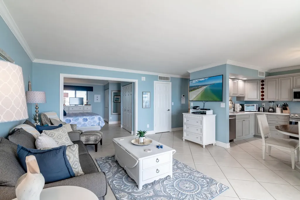 1085 Bald Eagle Marco Island FL 34145