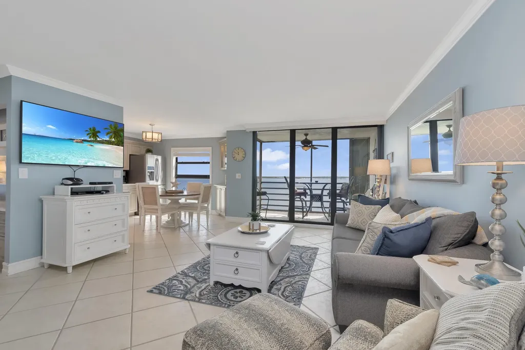 1085 Bald Eagle Marco Island FL 34145