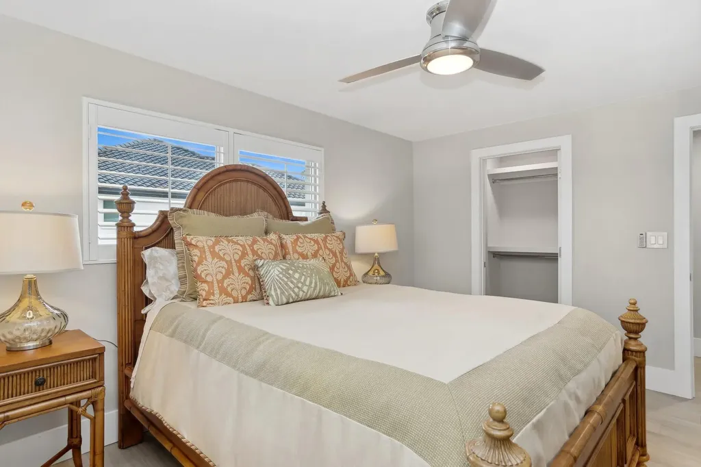 335 Nassau Court Marco Island FL 34145