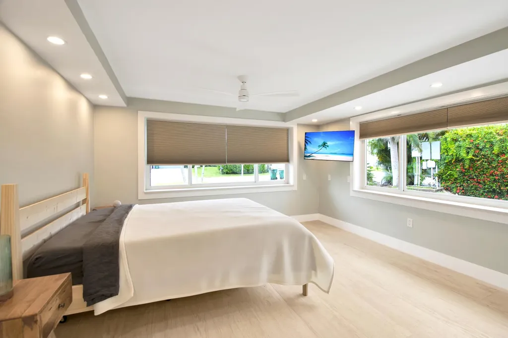 119 Tahiti Street Naples FL 34113