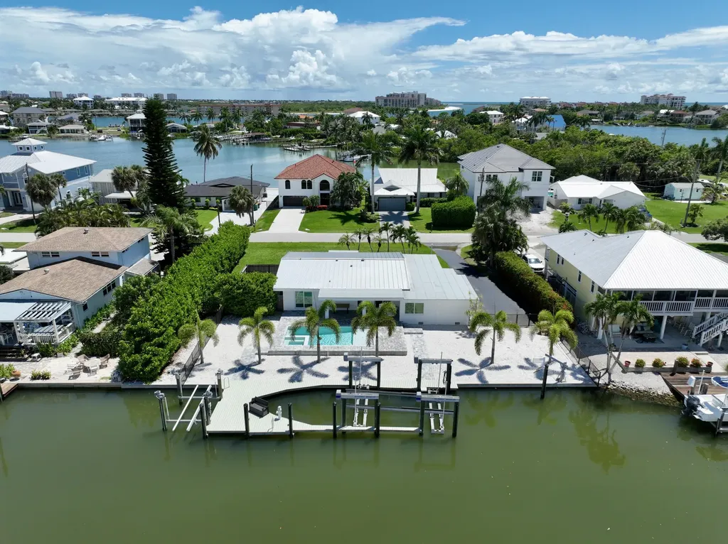 119 Tahiti Street Naples FL 34113