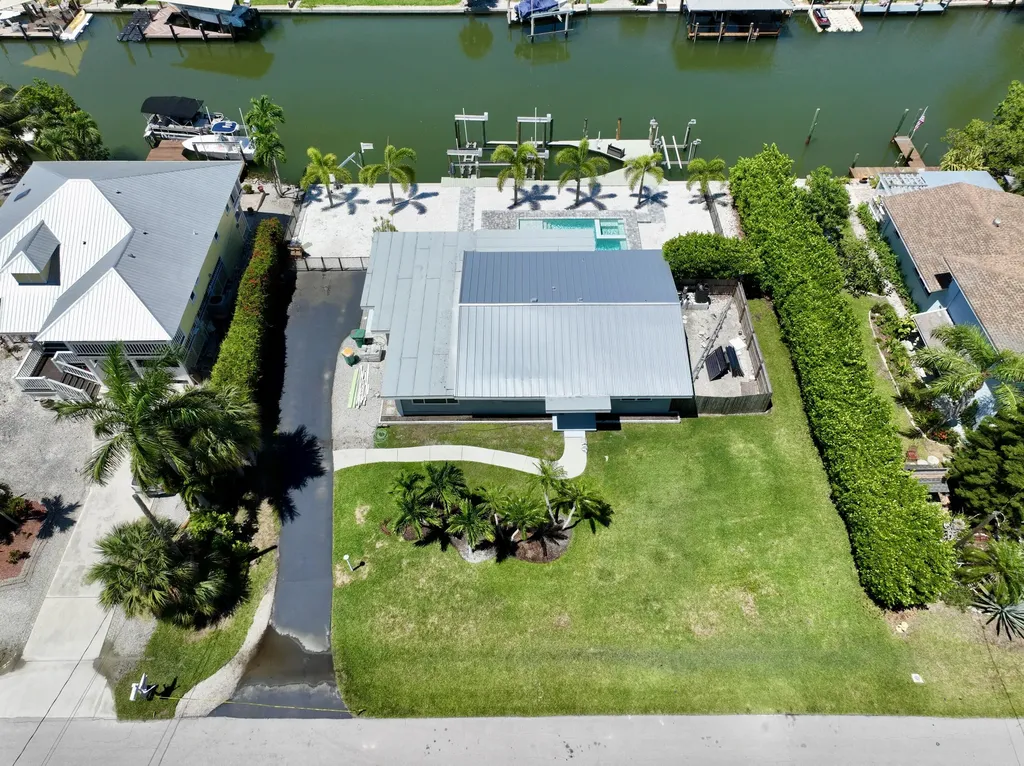 119 Tahiti Street Naples FL 34113