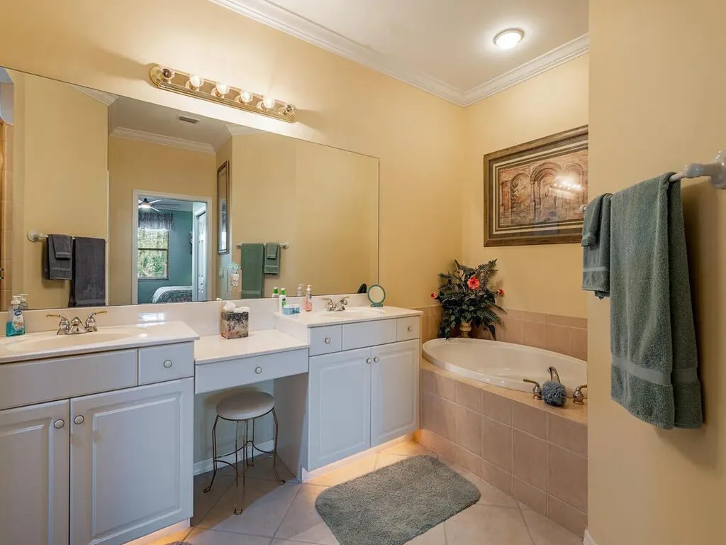 3989 Bishopwood Court W Naples FL 34114