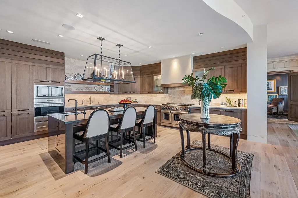 13675 Vanderbilt Drive Naples FL 34110