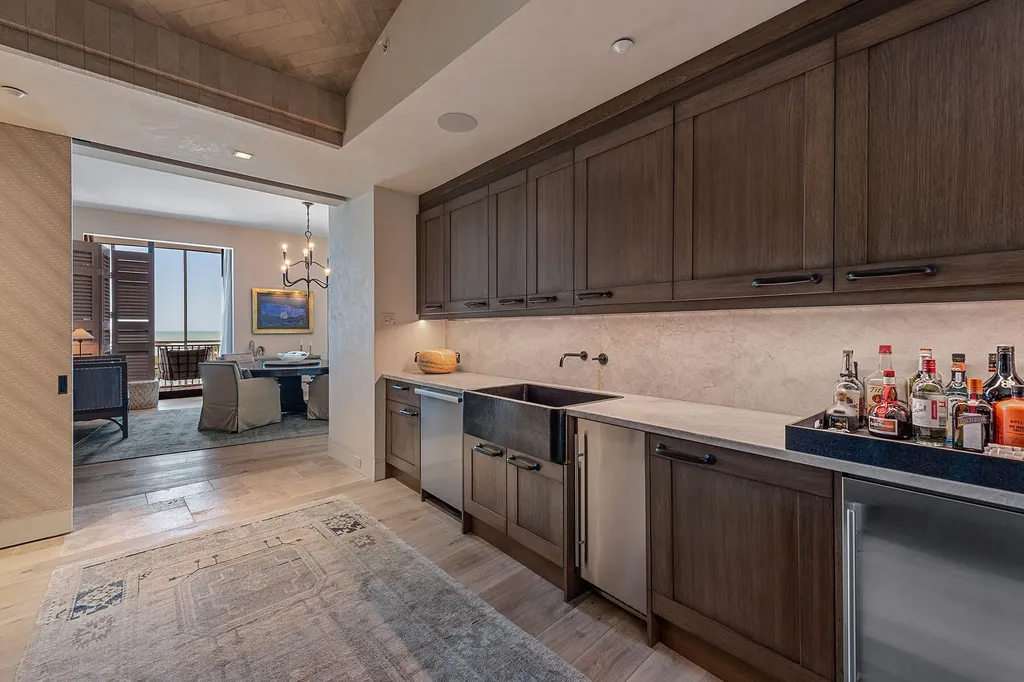 13675 Vanderbilt Drive Naples FL 34110