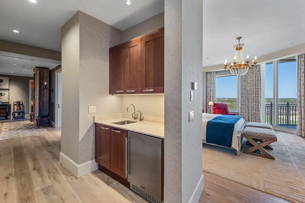 13675 Vanderbilt Drive Naples FL 34110