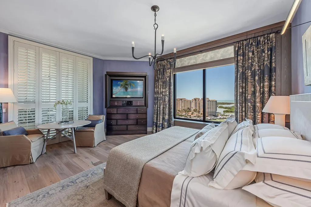 13675 Vanderbilt Drive Naples FL 34110