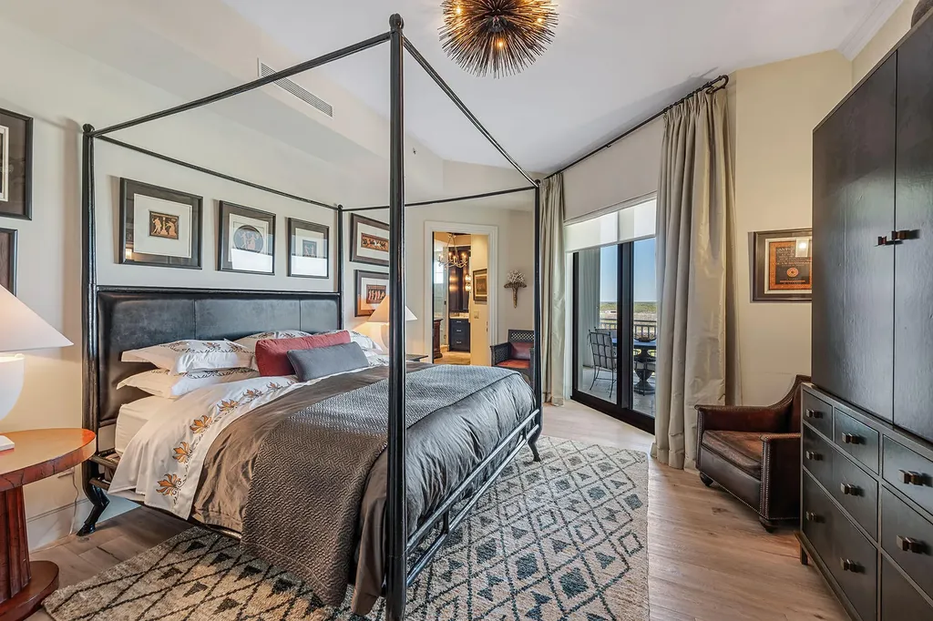 13675 Vanderbilt Drive Naples FL 34110