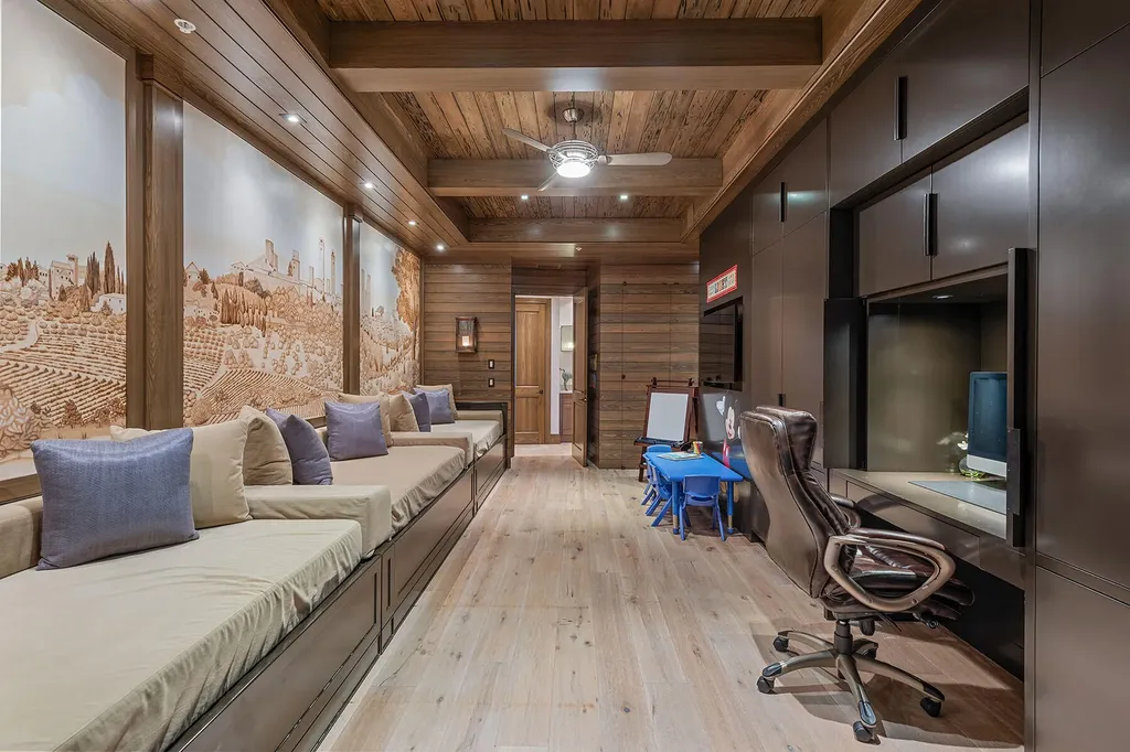 13675 Vanderbilt Drive Naples FL 34110