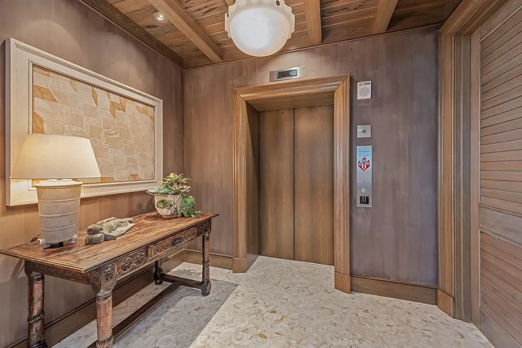 13675 Vanderbilt Drive Naples FL 34110