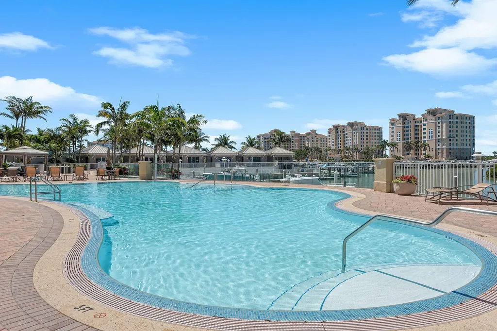 13675 Vanderbilt Drive Naples FL 34110