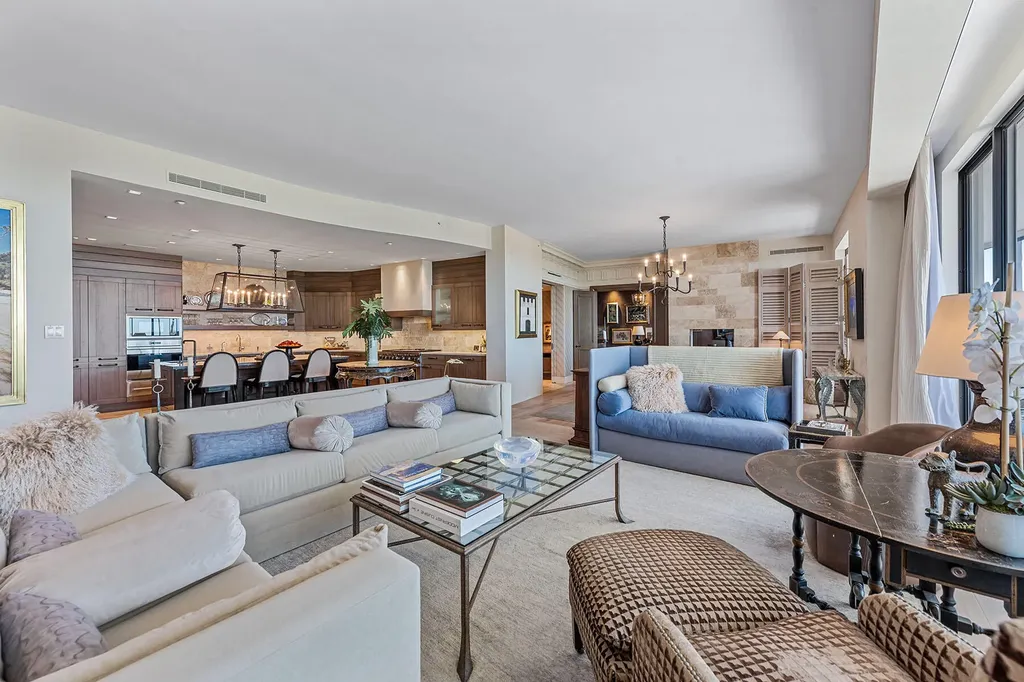 13675 Vanderbilt Drive Naples FL 34110