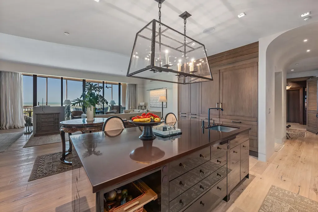 13675 Vanderbilt Drive Naples FL 34110