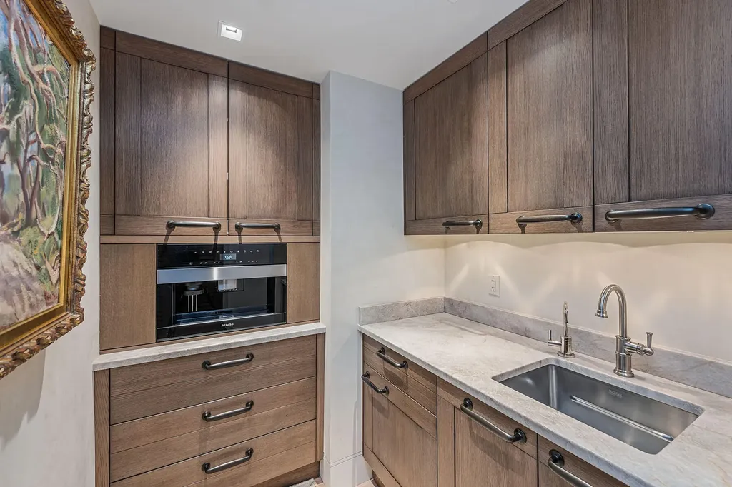 13675 Vanderbilt Drive Naples FL 34110