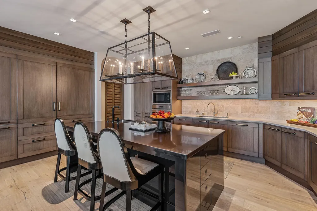 13675 Vanderbilt Drive Naples FL 34110