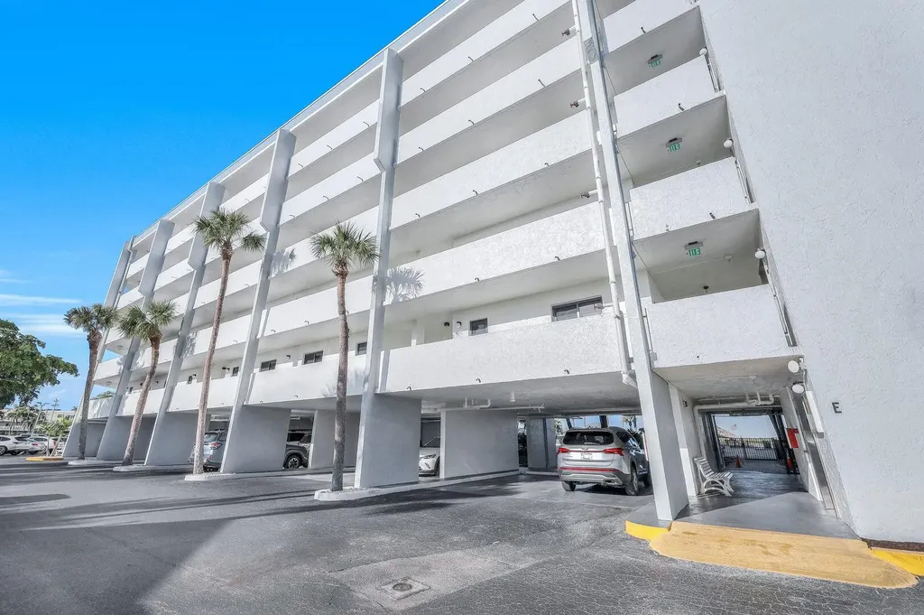 1085 Bald Eagle Drive Marco Island FL 34145