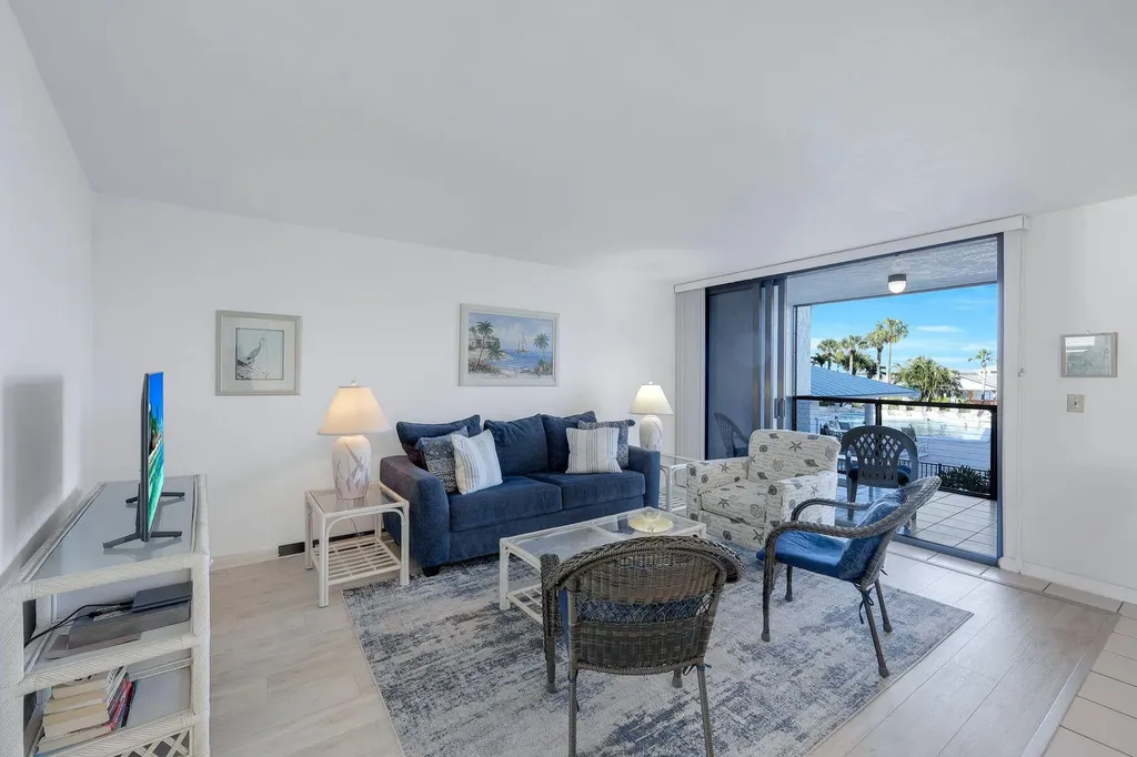 1085 Bald Eagle Drive Marco Island FL 34145