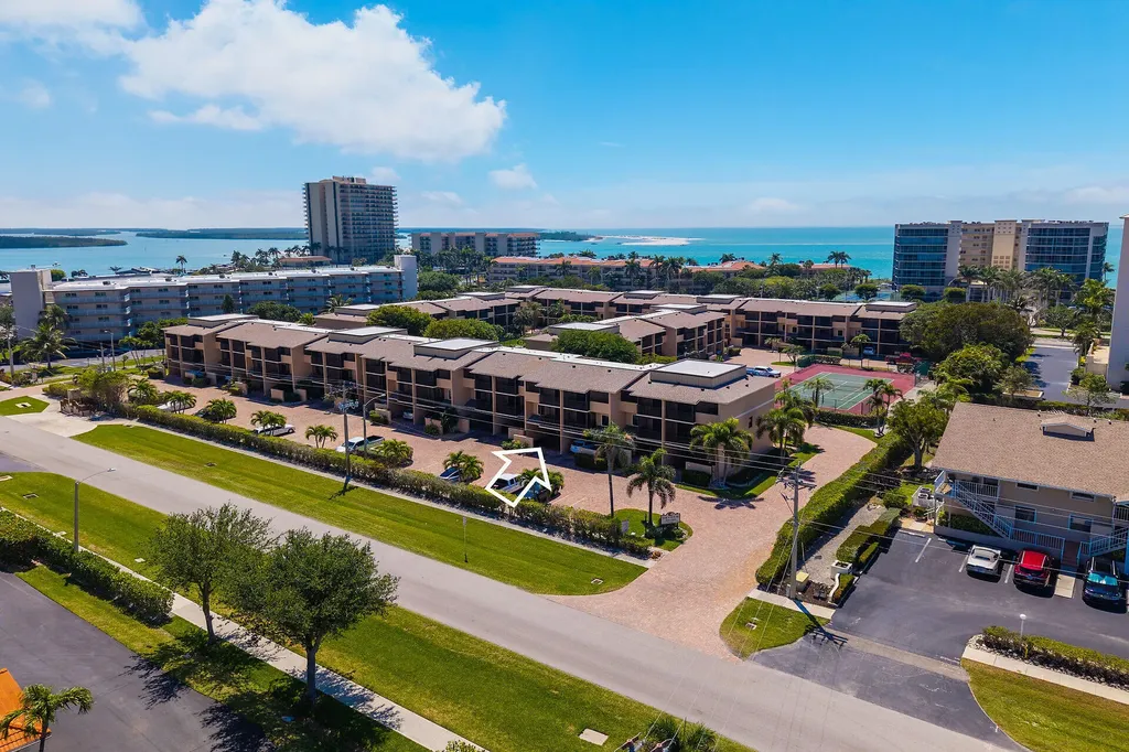 1100 Swallow Marco Island FL 34145