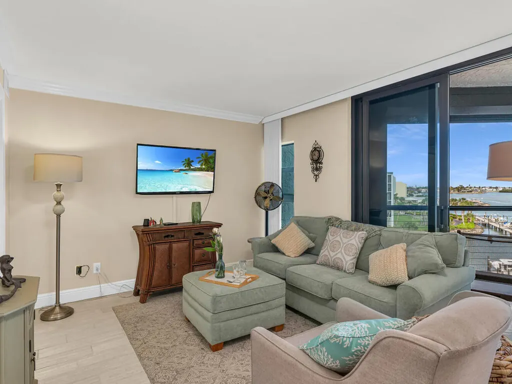 1085 Bald Eagle Drive Marco Island FL 34145