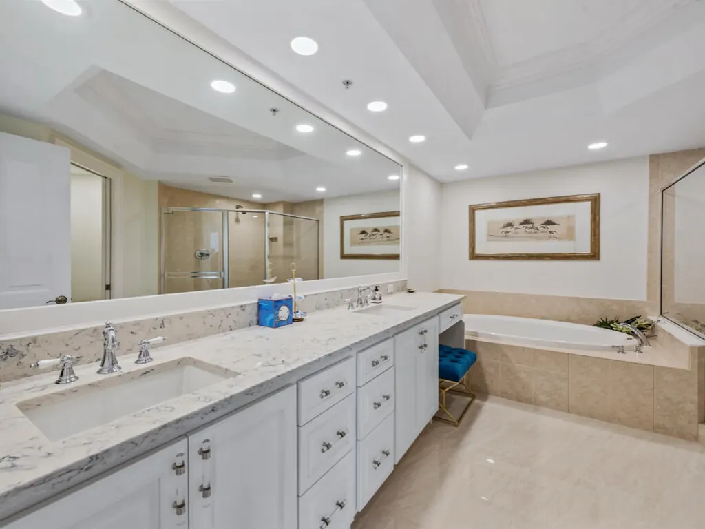 1060 Borghese Lane Naples FL 34114