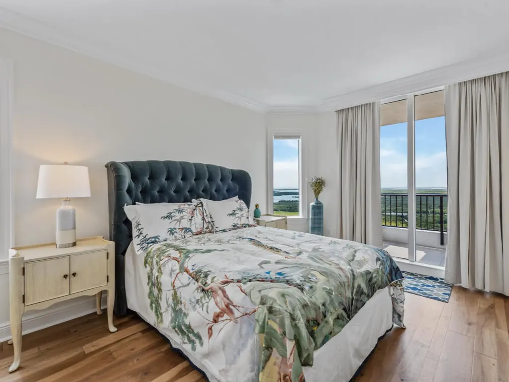 1060 Borghese Lane Naples FL 34114