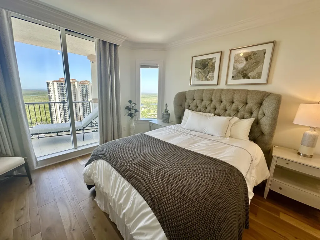 1060 Borghese Lane Naples FL 34114