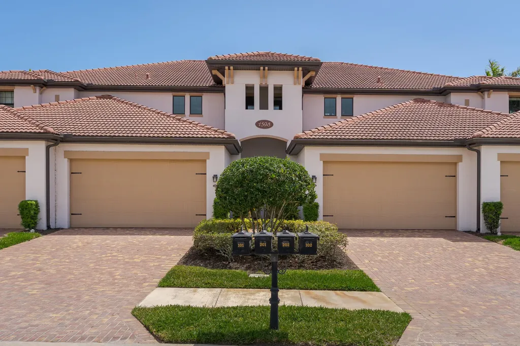 1598 Oceania Drive S Naples FL 34113