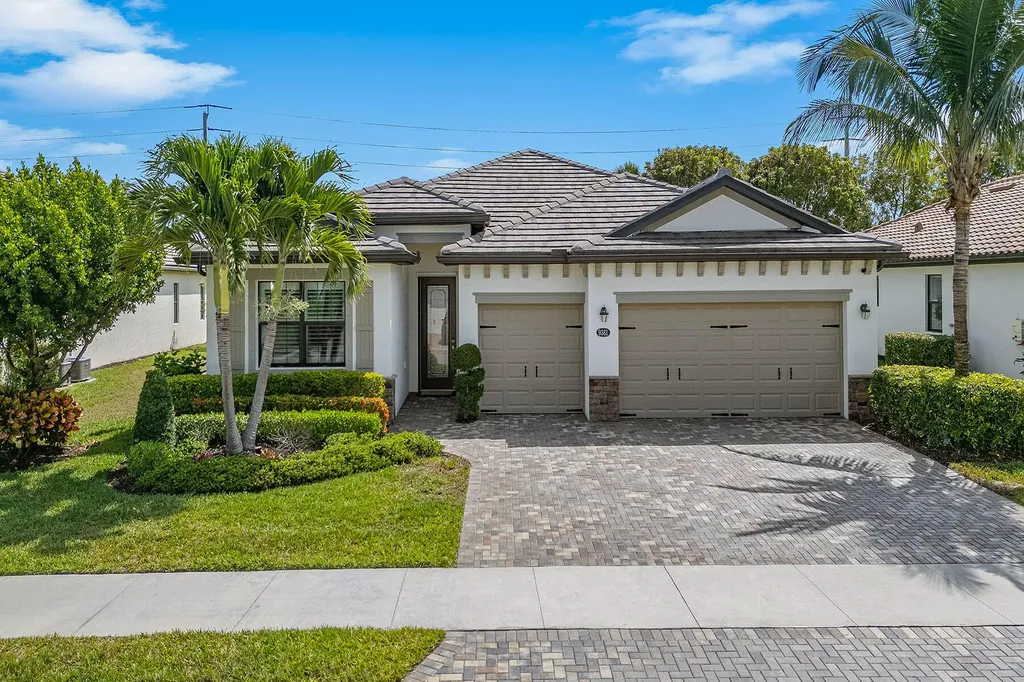 9381 Glenforest Drive Naples FL 34120