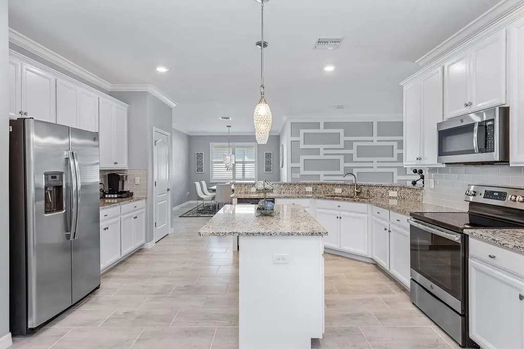 9381 Glenforest Drive Naples FL 34120