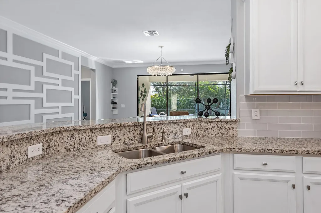 9381 Glenforest Drive Naples FL 34120