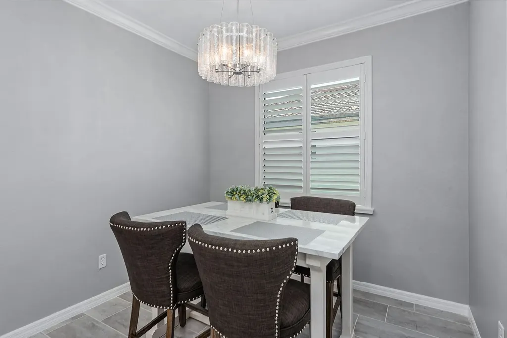 9381 Glenforest Drive Naples FL 34120