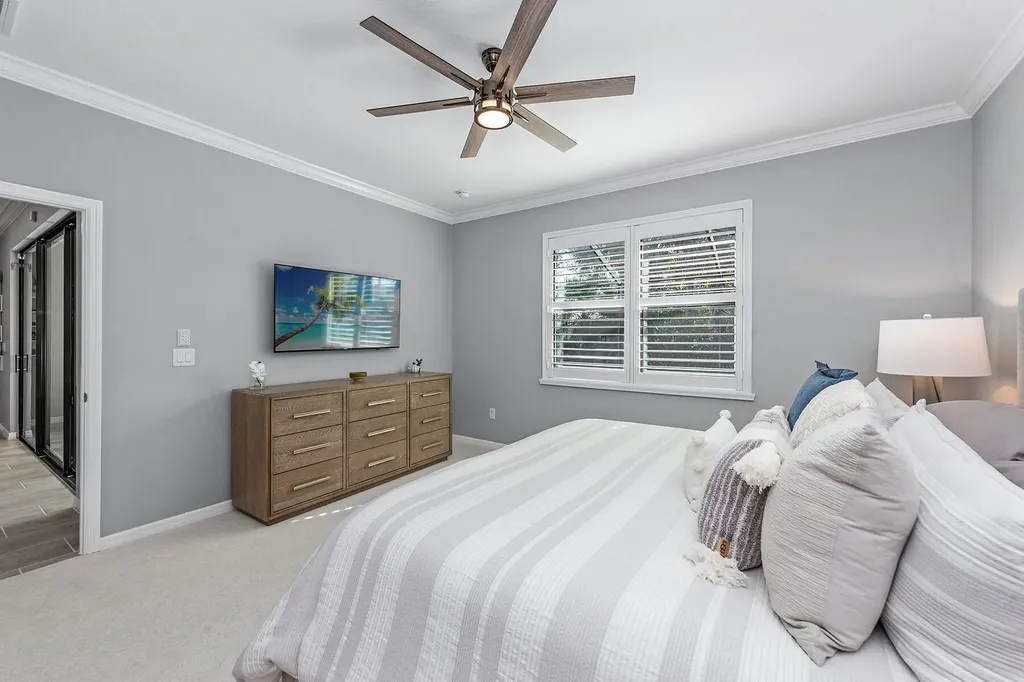 9381 Glenforest Drive Naples FL 34120