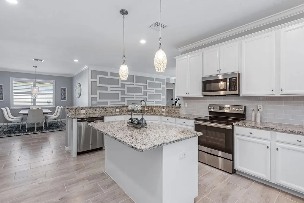 9381 Glenforest Drive Naples FL 34120