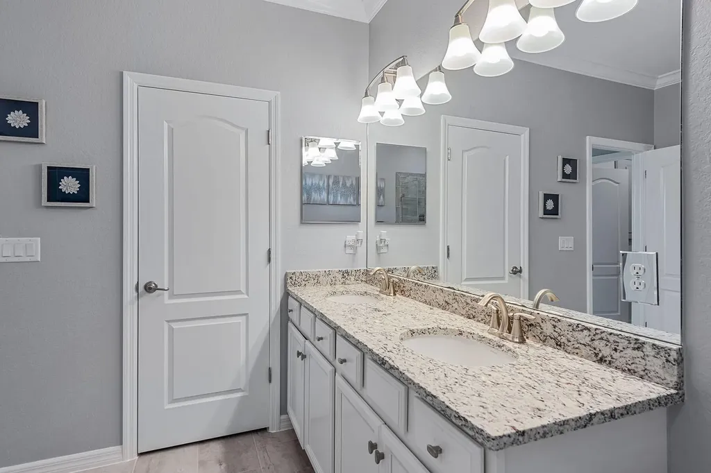 9381 Glenforest Drive Naples FL 34120