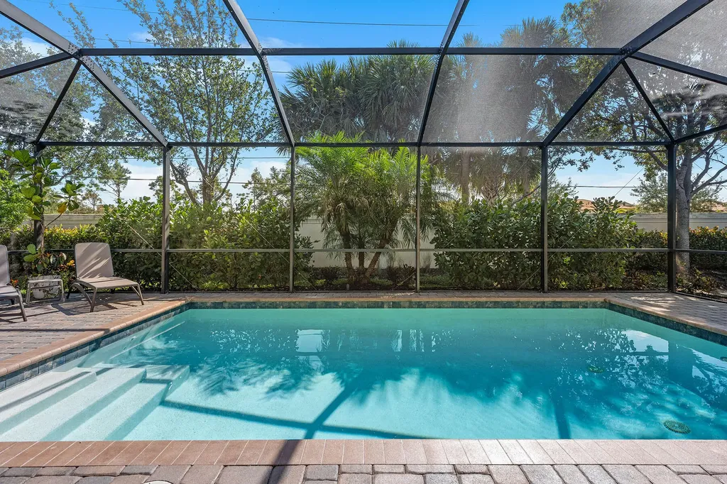 9381 Glenforest Drive Naples FL 34120