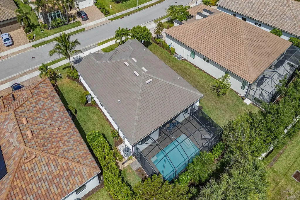 9381 Glenforest Drive Naples FL 34120