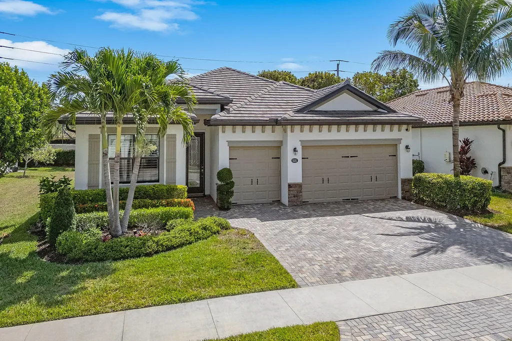 9381 Glenforest Drive Naples FL 34120