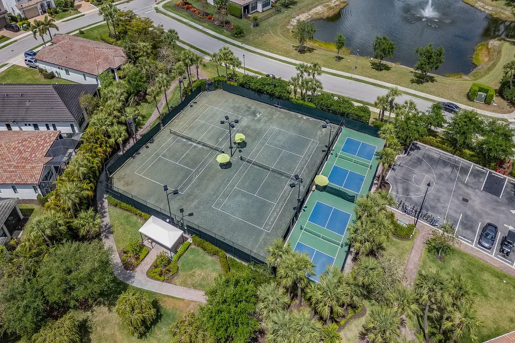 9381 Glenforest Drive Naples FL 34120