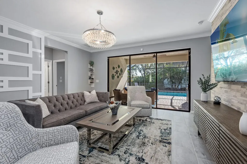 9381 Glenforest Drive Naples FL 34120