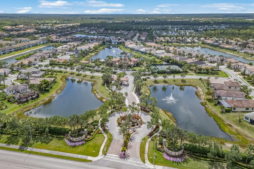 9381 Glenforest Drive Naples FL 34120