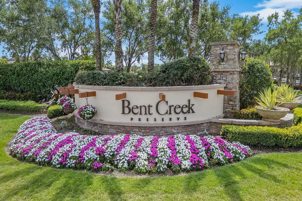 9381 Glenforest Drive Naples FL 34120