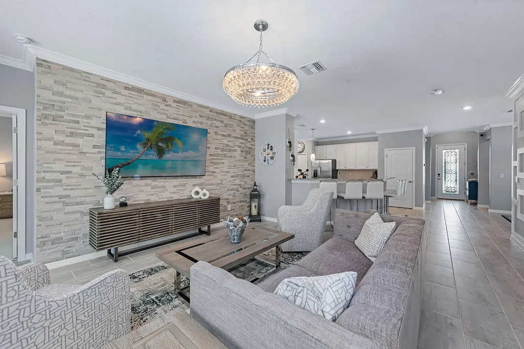 9381 Glenforest Drive Naples FL 34120