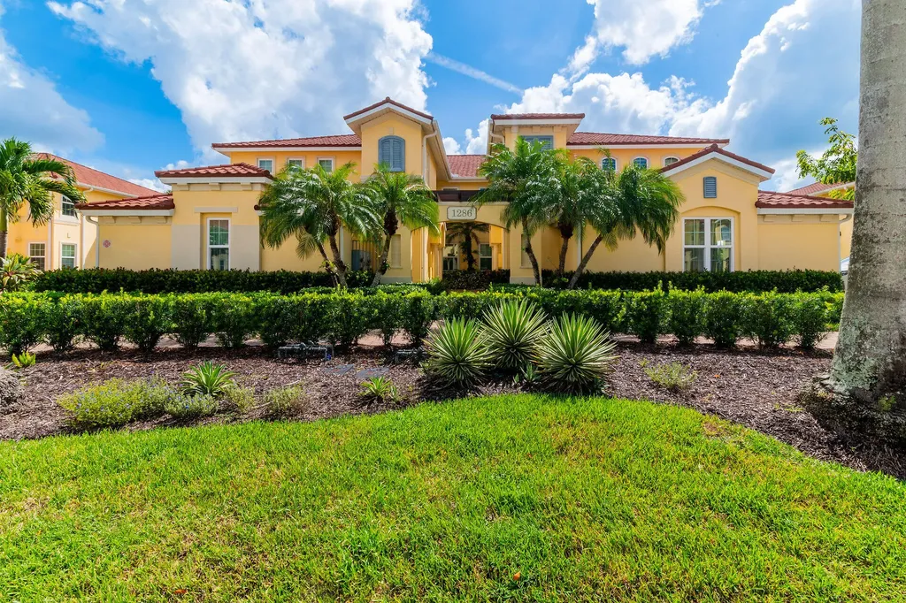 1286 Rialto Way Naples FL 34114
