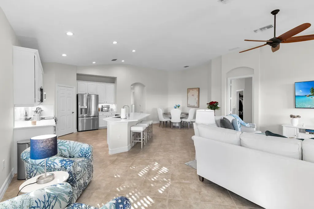 1286 Rialto Way Naples FL 34114