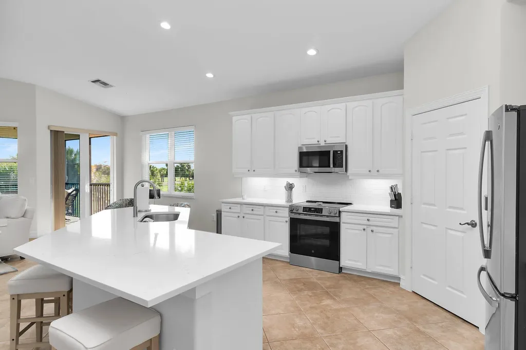 1286 Rialto Way Naples FL 34114