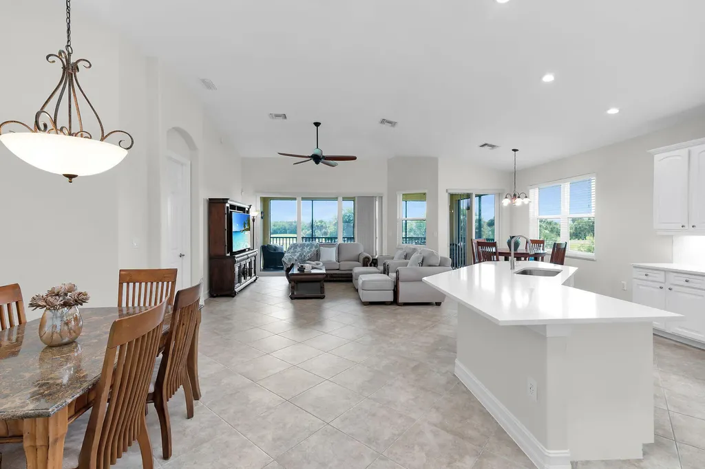 1286 Rialto Way Naples FL 34114